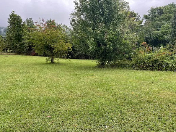 1 Cahas Ln, Boones Mill, VA 24065