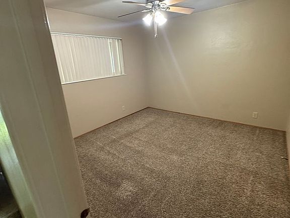 5th image of 428 W Oak St APT 1