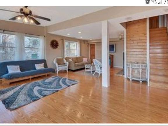 4th image of 42 Pine Ave