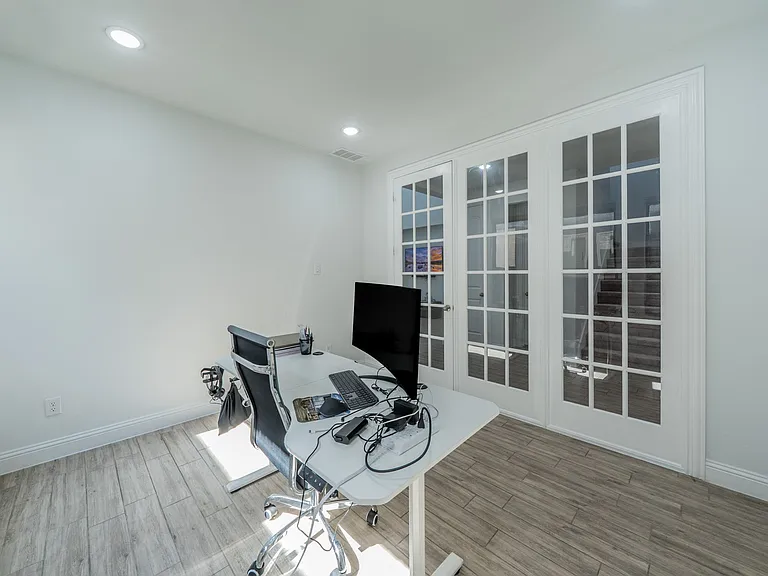 921 Bayberry Dr — Photo 30