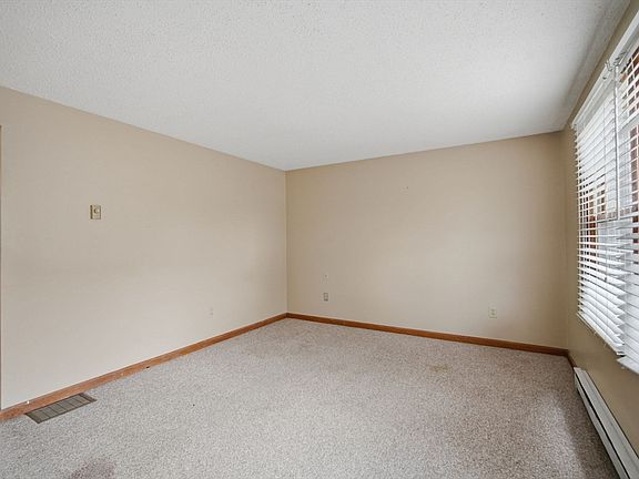 5th image of 49-51 Tulsa St