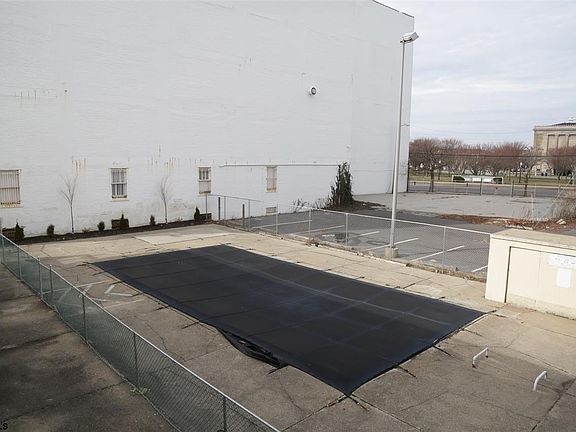 Great In ground pool area