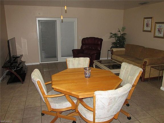 5th image of 1005 SW 48th Ter APT 4