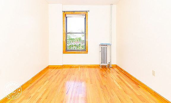 4th image of 281 Crown St #B4