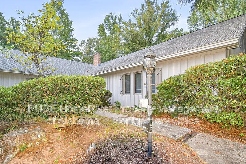 6 bed, 4.0 bath, 4649 sqft, $2,450 — Photo 4