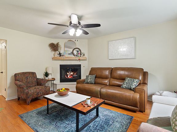 4th image of 1005 Ashland Ave