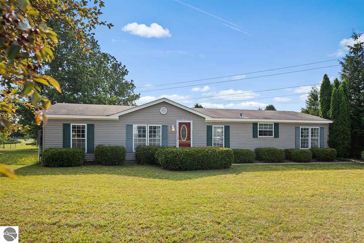 1633 Sunburst St, Grawn, MI 49637 Zillow