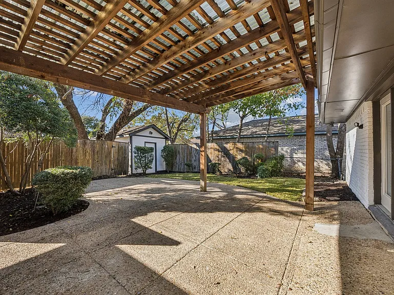 5909 Mark Ln — Photo 27