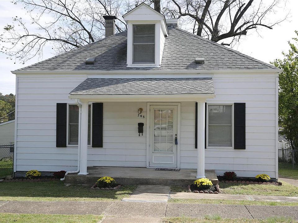 1st image of 705 N 2nd St
