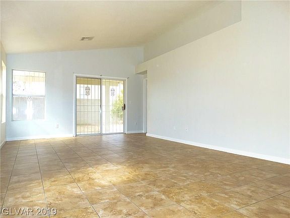 5th image of 3157 Emerald Creek Dr