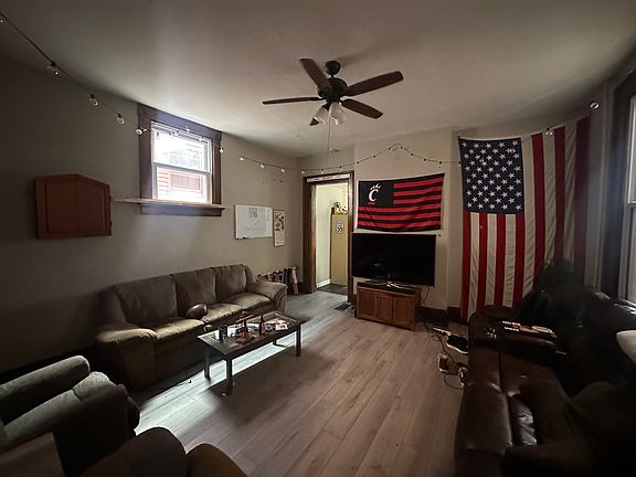 3rd image of 35 W Hollister St