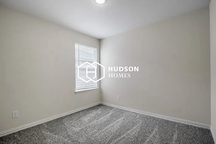 114 Goel St — Photo 8
