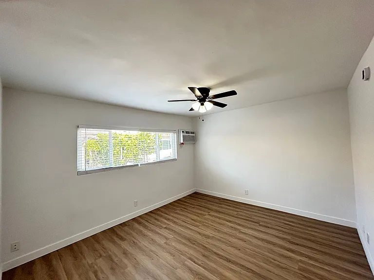 1825 S. Beloit Ave — Photo 35