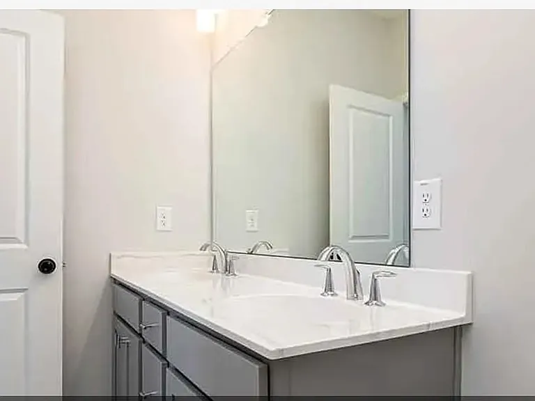 813 Cameron Trl — Photo 10
