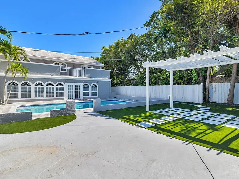 3517 N Flagler Dr — Photo 6