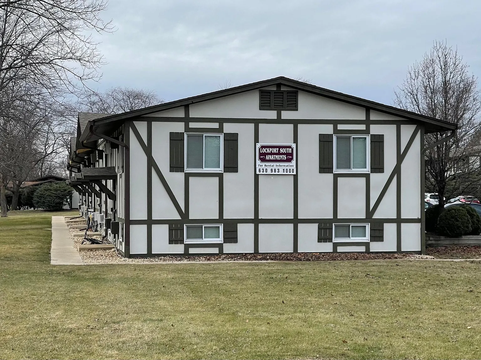 Lockport South Apartments — Photo 2