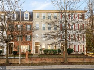 8093 Gatehouse Rd, Falls Church, VA 22042