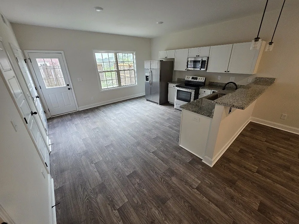 3 bed, 2.5 bath, 1504 sqft, $1,375 — Photo 4