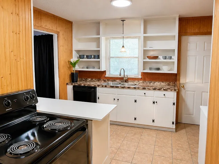 406 W 52nd St #406 — Photo 9
