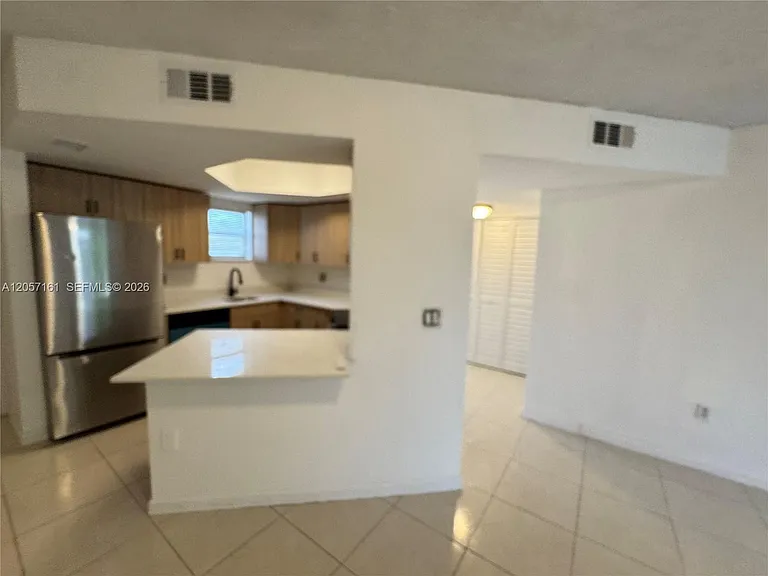 8205 Lake Dr #401 — Photo 8