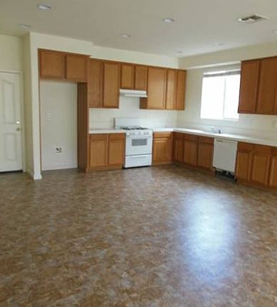 4th image of 2649 Meadowlark Cir