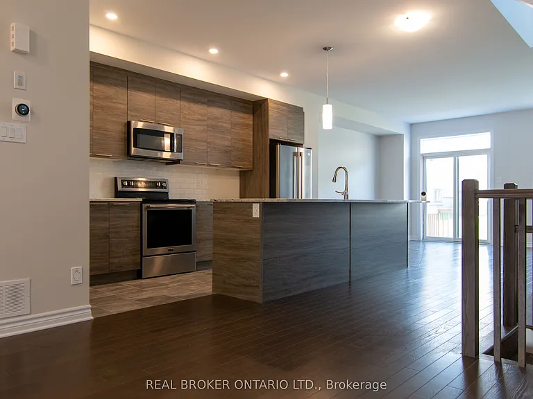 1022 Kijik Cres — Photo 5