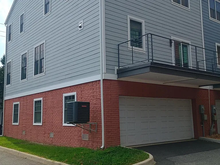 307 Charles St — Photo 27