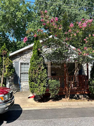 177 S Maple St Photo 1