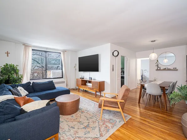 139-15 83rd Ave APT 422, Jamaica, NY 11435