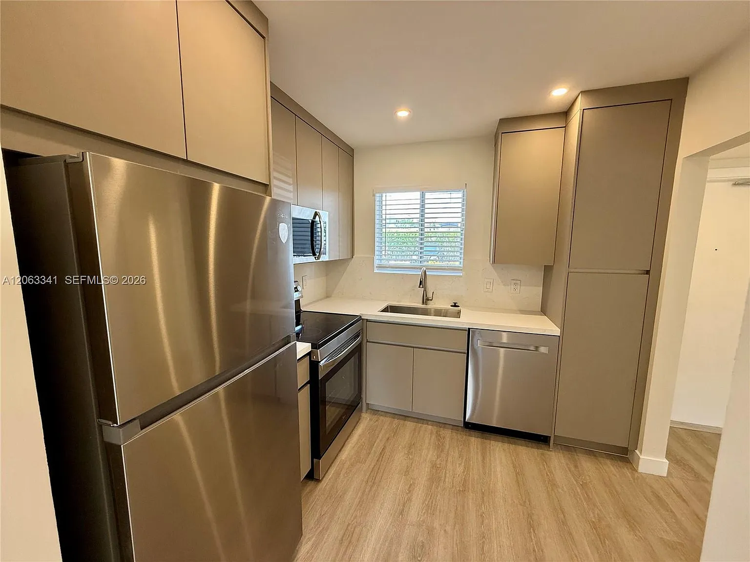 2 bed, 2.0 bath, 1200 sqft, $2,350 — Photo 4