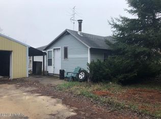 9075 17 Mile Rd, Paris, MI 49338