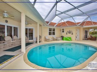 122 Seahorse Ln, Fort Myers Beach, FL 33931