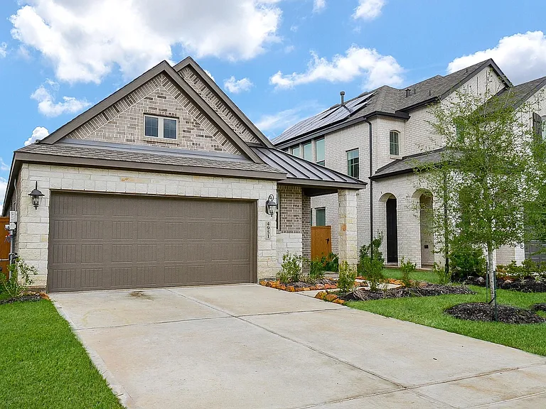 4951 Sand Clouds Dr — Photo 2