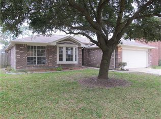8315 Summertree Dr, Houston, TX 77040