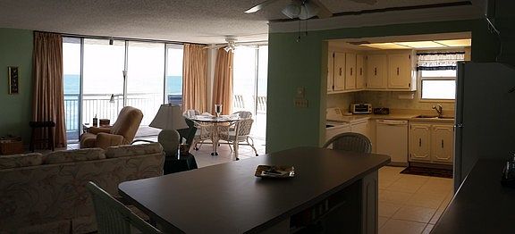 Great room
						:
						Spacious open floor plan