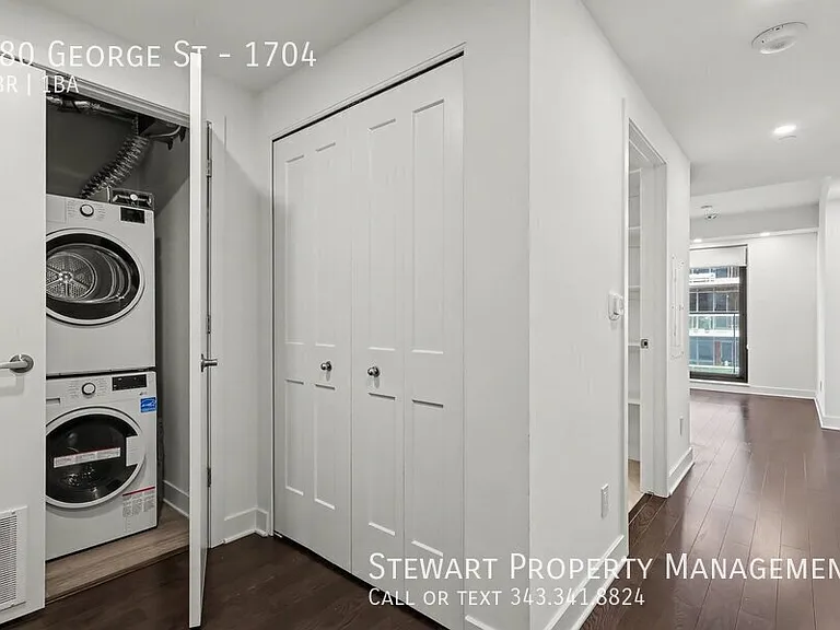 180 George St #1704 — Photo 2