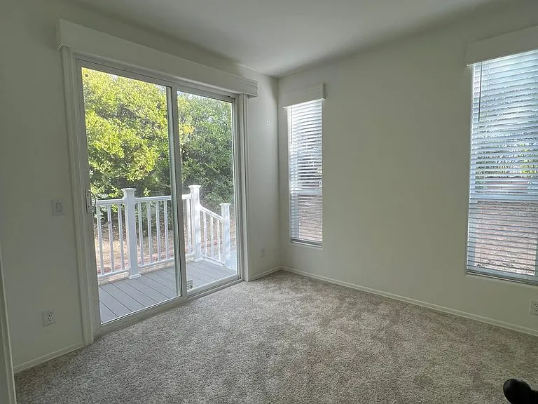 5550 Barnard St — Photo 7