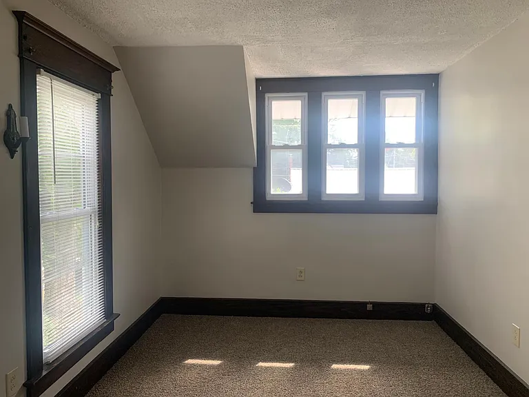 251 E Main St — Photo 21