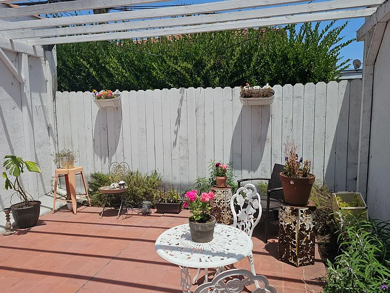 202 1/2 S Arnaz Dr #1/2 — Photo 25