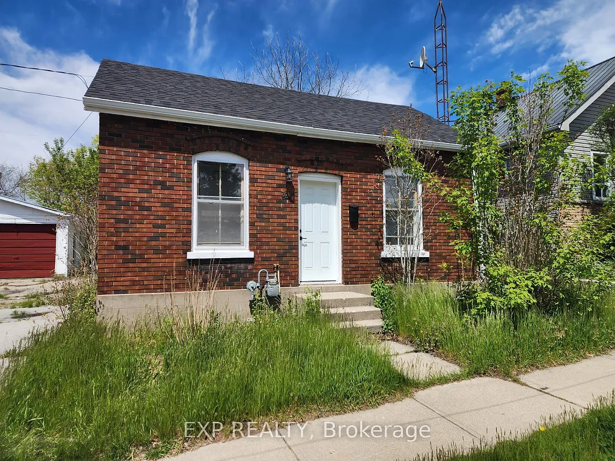 Building Photo - 32 Niagara St