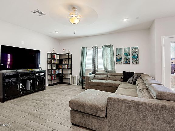 4th image of 13832 Paseo Alegre Ave