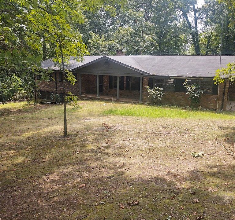 2nd image of 327 Summit Cir SW