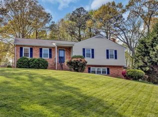 932 Hedgelawn Dr, North Chesterfield, VA 23235