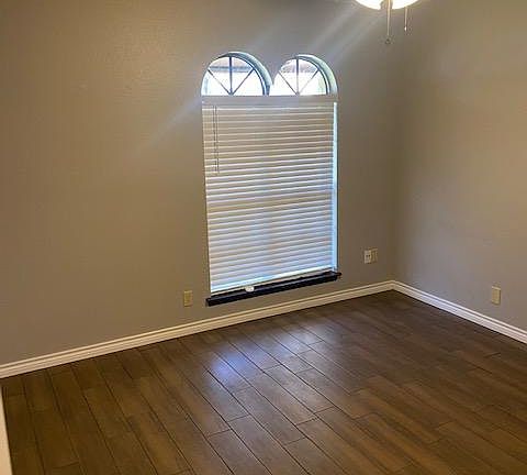 4th image of 5350 Gawain Dr