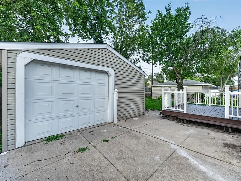 2115 E Hudson Ave — Photo 46