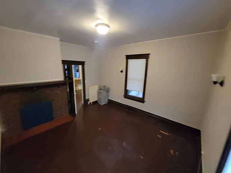 307 N Chestnut St #1 — Photo 4