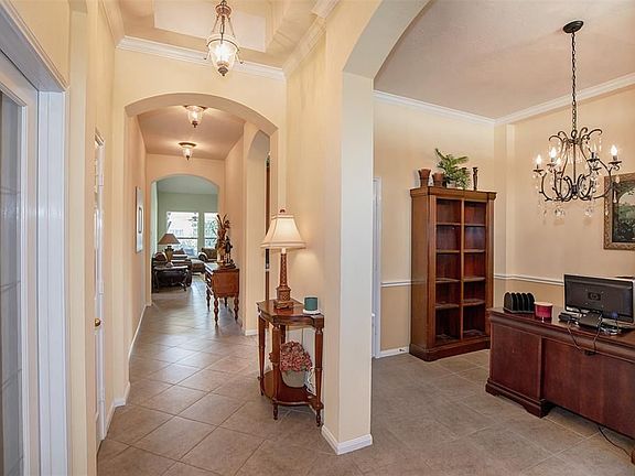 5th image of 877 Shoal Pointe Ct