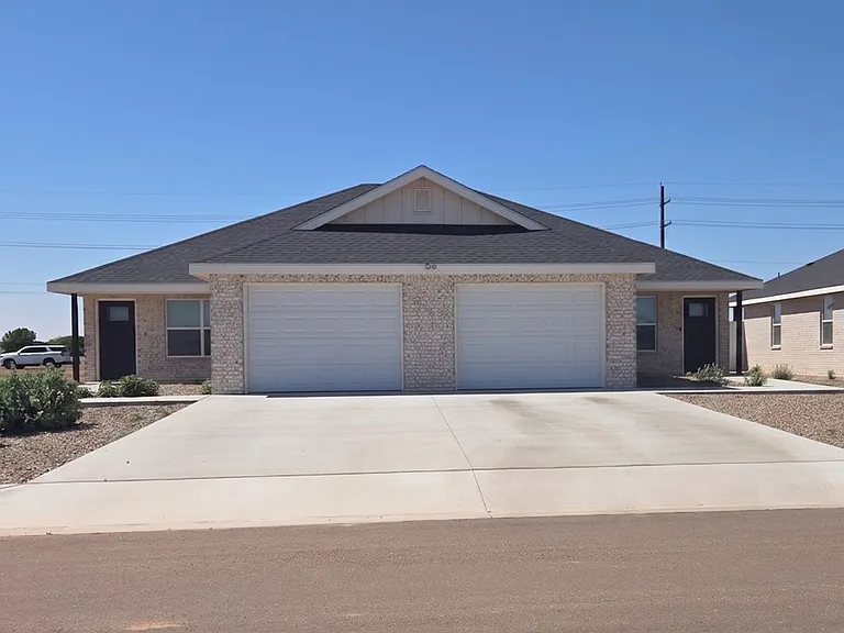 128 Chisum Dr — Photo 1