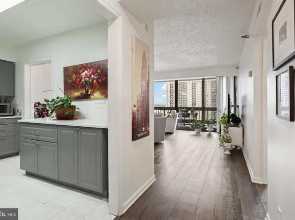 5505 Seminary Rd APT 1306N, Falls Church, VA 22041