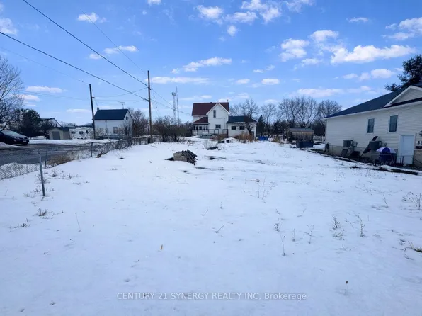 24 King St, Montague, ON K7A 3C9